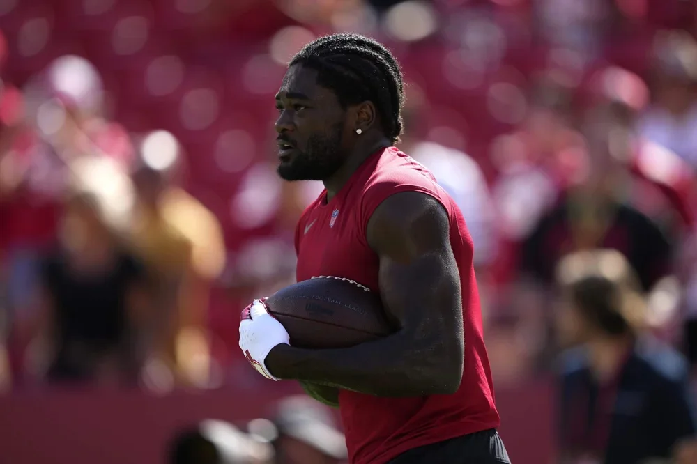 Brandon Aiyuk #11 of the San Francisco 49ers warms up prior to a game against the Arizona Cardinals at Levi's Stadium on October 06, 2024