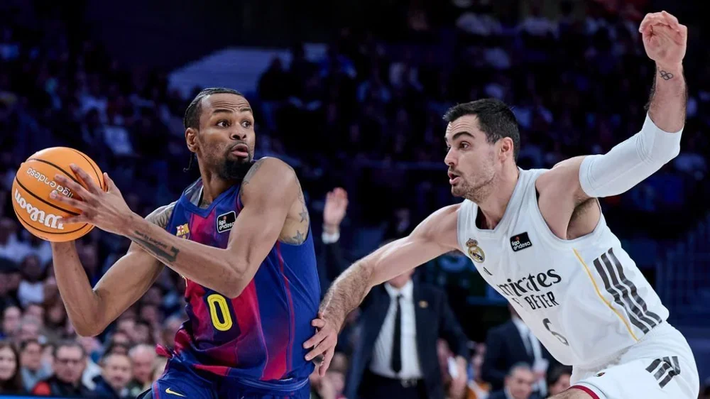 Kevin Punter y Alberto Abalde, en el Clásico de la primera vuelta